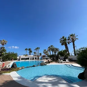 https://suite-poseidon-golf-ocean-view.in-canary-islands.com